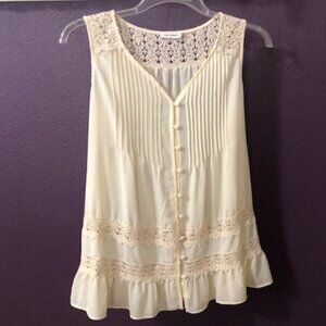 Beautiful Ivory Sleeveless Tunic - size small
